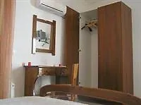 Tolakis شقة *